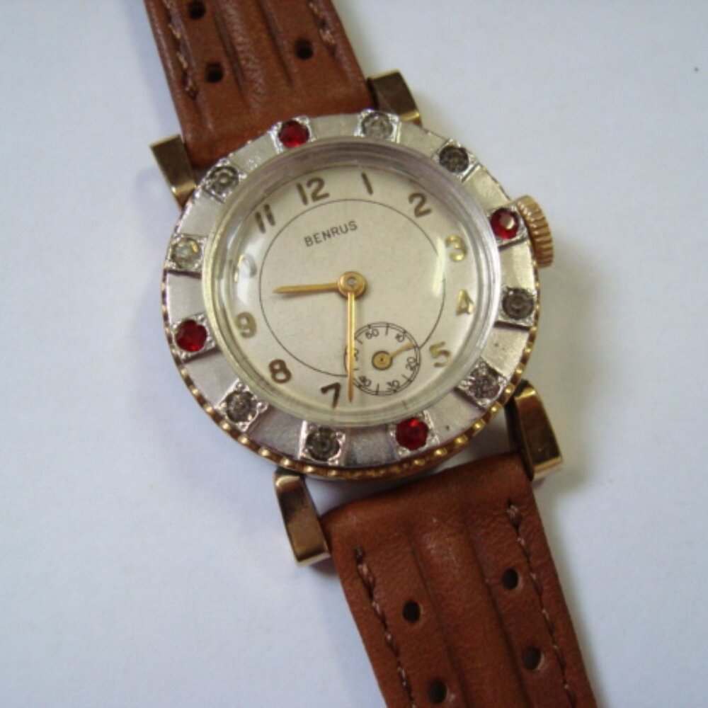VINTAGE WIND UP BENRUS RHINESTONE BEZEL,RUN GREAT